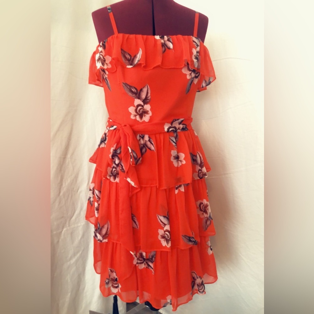 Red floral ruffle dress - Picture 2 of 4